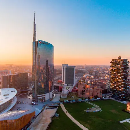 Апартаменты The Skyline Loft - Bosco Verticale Area *